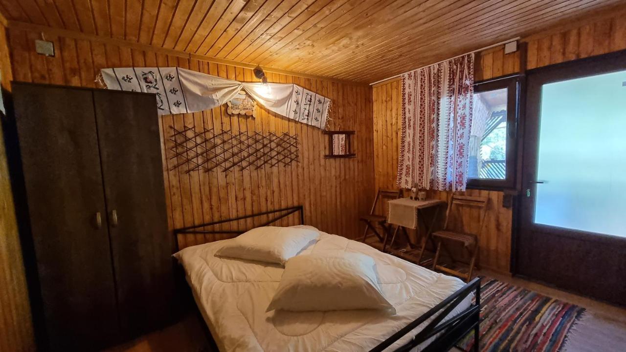 Hotel Lângă Stână à Curtea de Argeş Extérieur photo