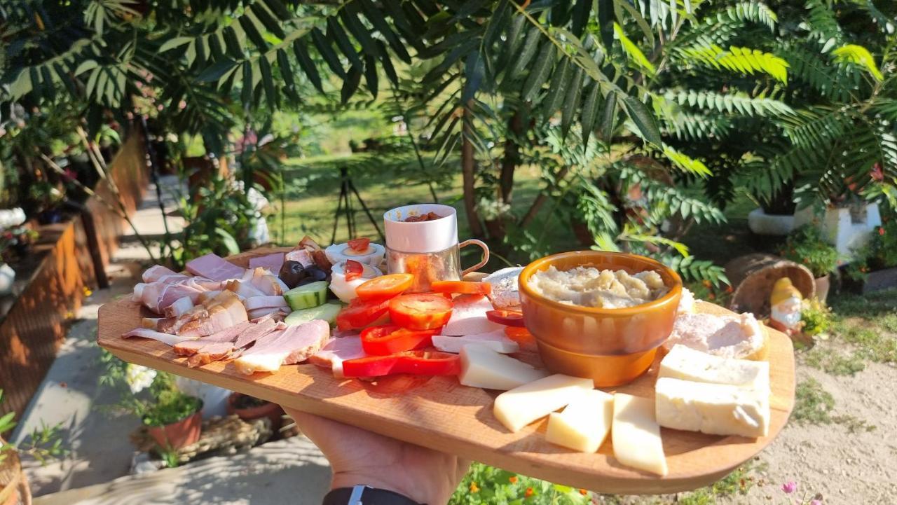 Hotel Lângă Stână à Curtea de Argeş Extérieur photo